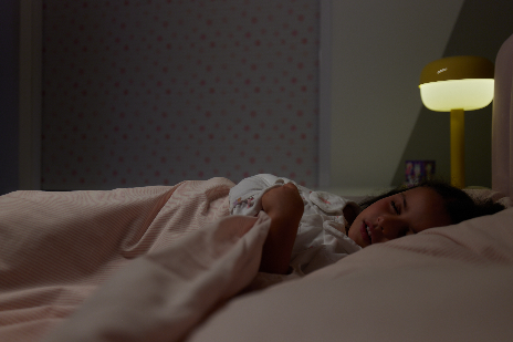 girl-sleeping-blocout-blackout-blinds