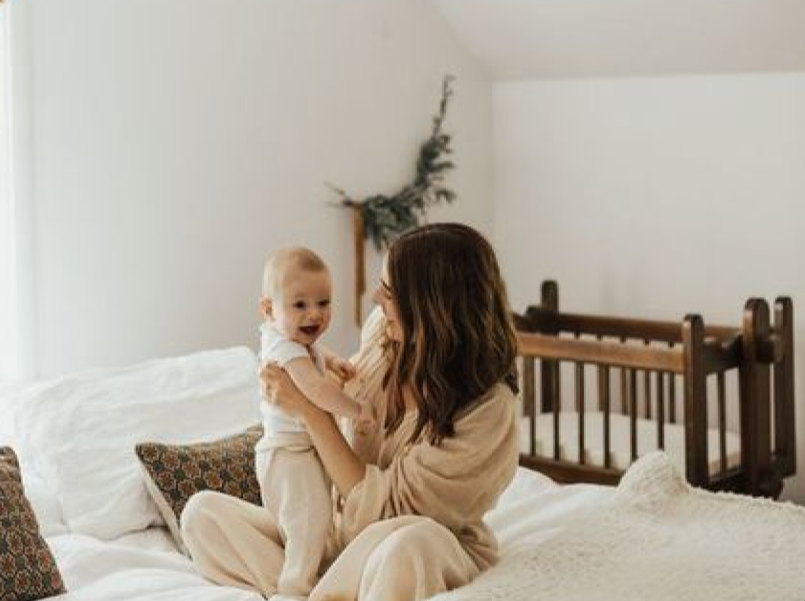 mother-and-baby-bedroom-sleep